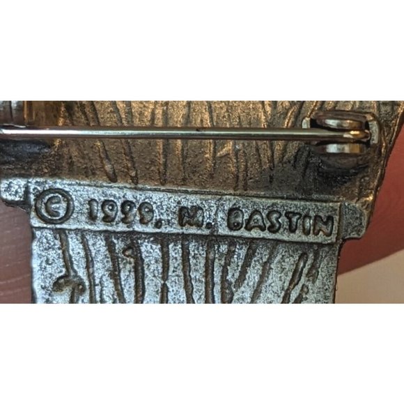M. Bastin Birdhouse Signed Brooch Pinback Pewter Vtg 1999 Gold Tone Lapel Nature - Picture 9 of 12
